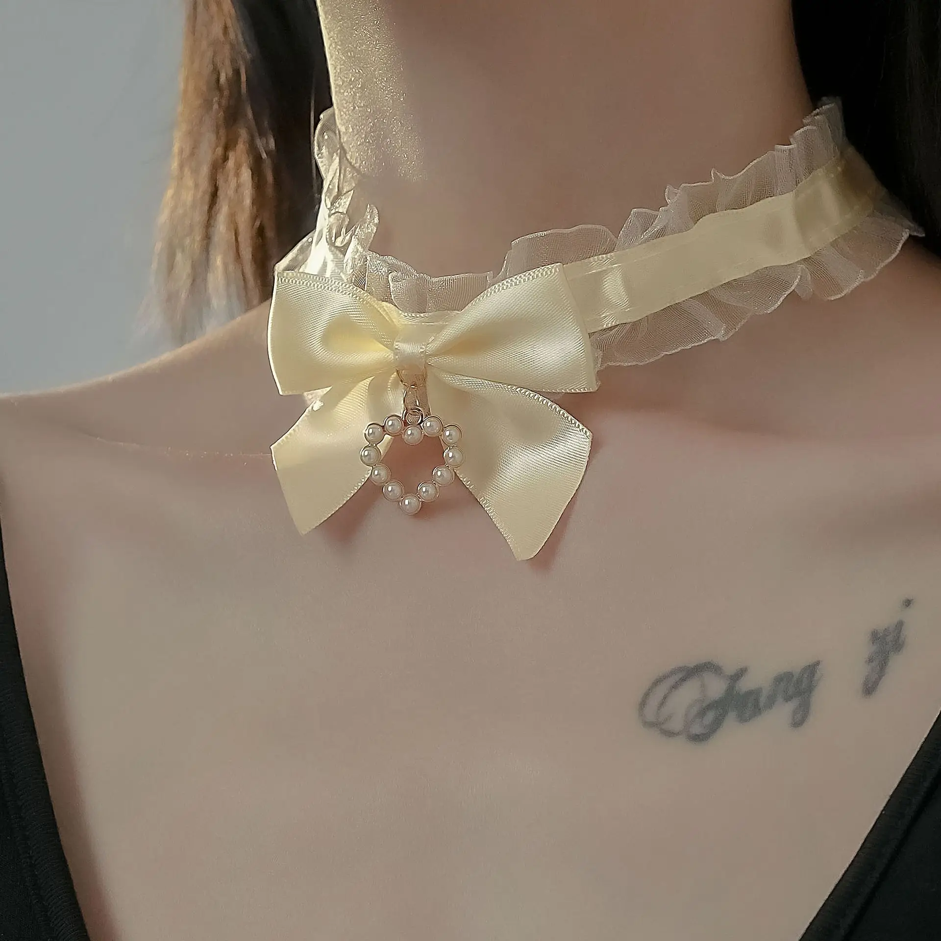 Sweet Satin Ribbon Choker Neck - Pearl Trim Chain ulasan dan harga